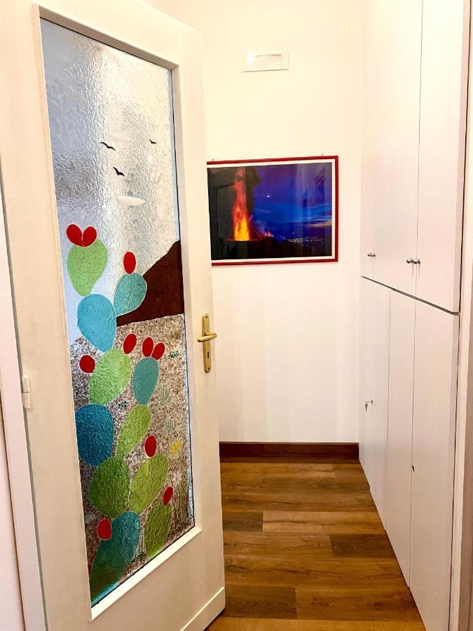 B&B I Miti Dell Etna Catania Centro Vicino Il Duomo Catânia Exterior foto