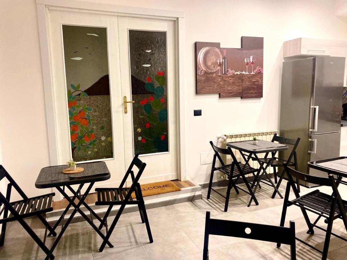 B&B I Miti Dell Etna Catania Centro Vicino Il Duomo Catânia Exterior foto